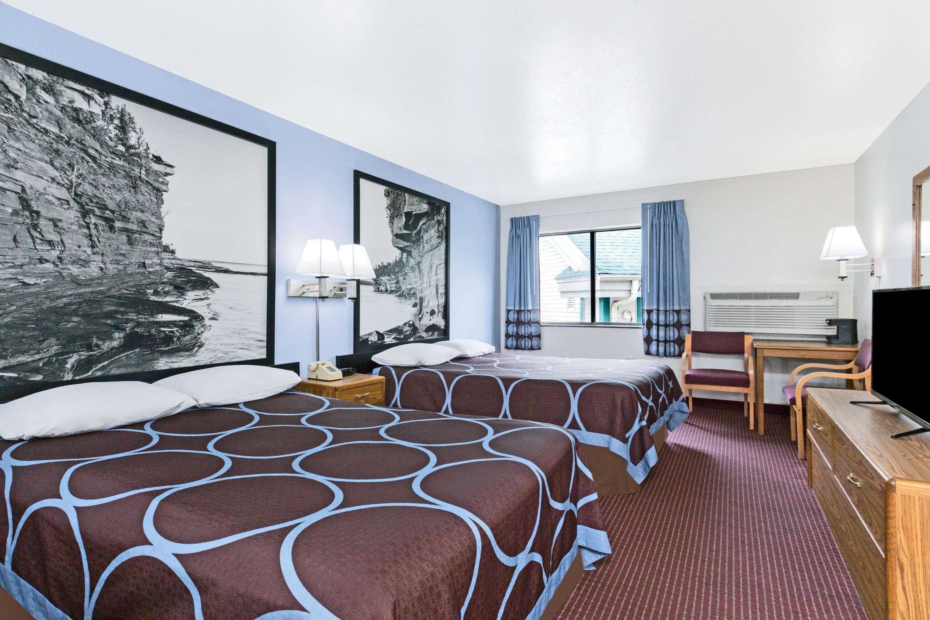 Super 8 By Wyndham Wisconsin Dells Hotel Ngoại thất bức ảnh
