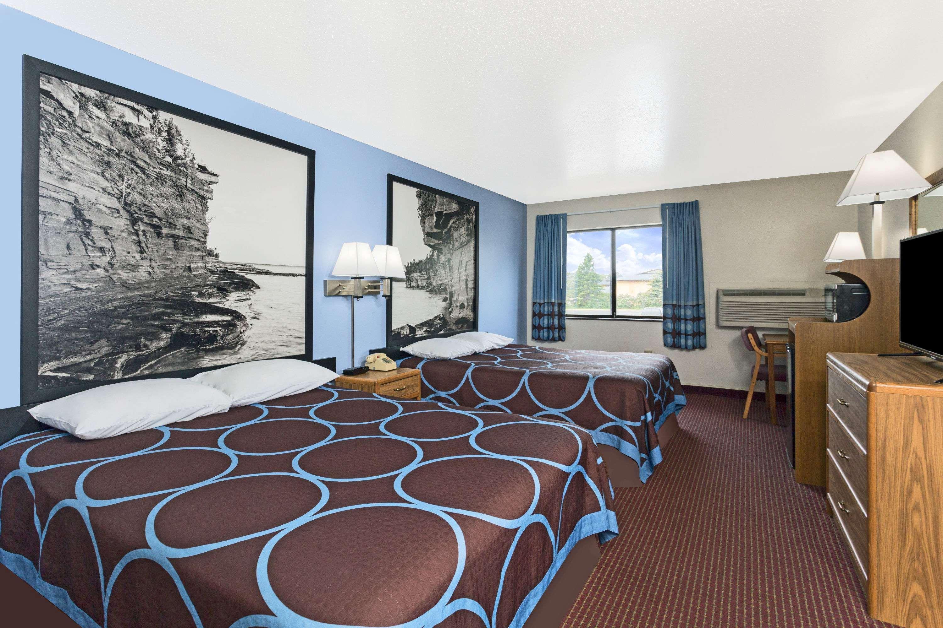 Super 8 By Wyndham Wisconsin Dells Hotel Ngoại thất bức ảnh