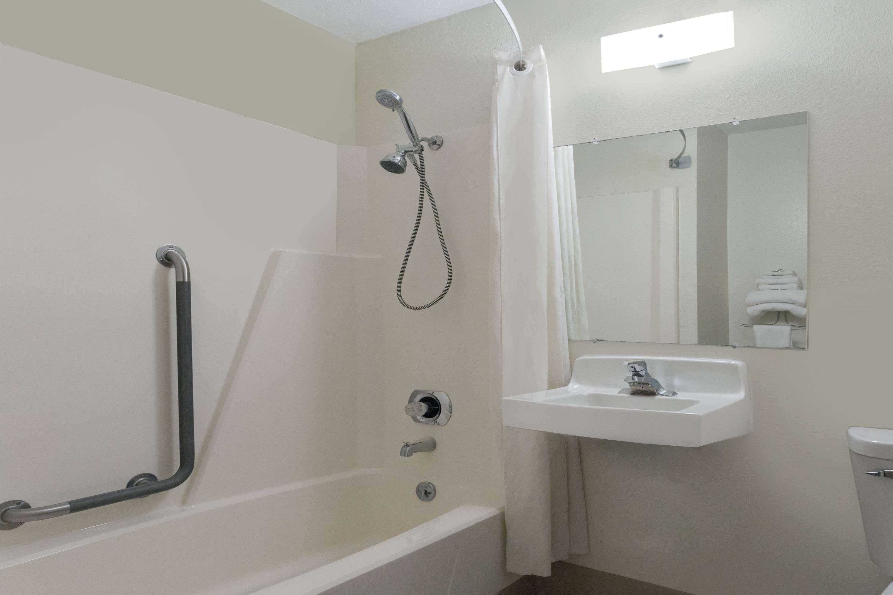 Super 8 By Wyndham Wisconsin Dells Hotel Ngoại thất bức ảnh